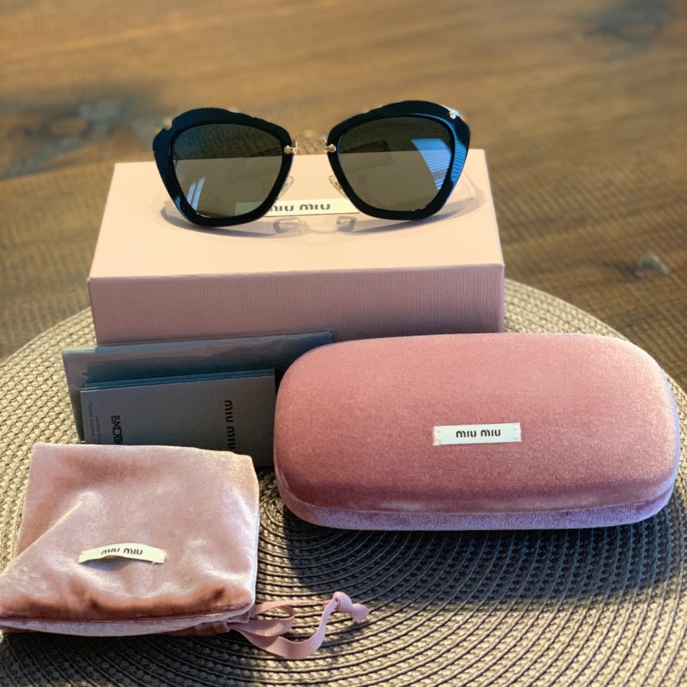 MIU MIU SUNGLASSES